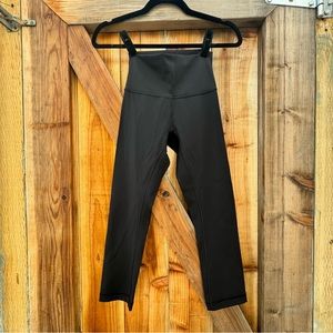 lululemon athletica Wunder Under Crop (High Rise) *Full-On Luxtreme 21*, size 2.